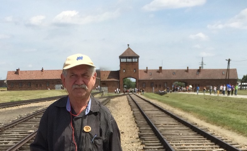 visiting-in-aushwitz-1